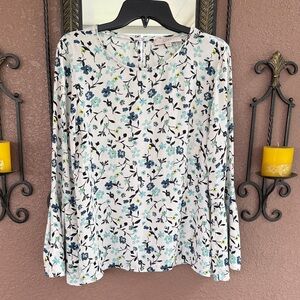 LOFT Women's Floral Blouse - White and Blue